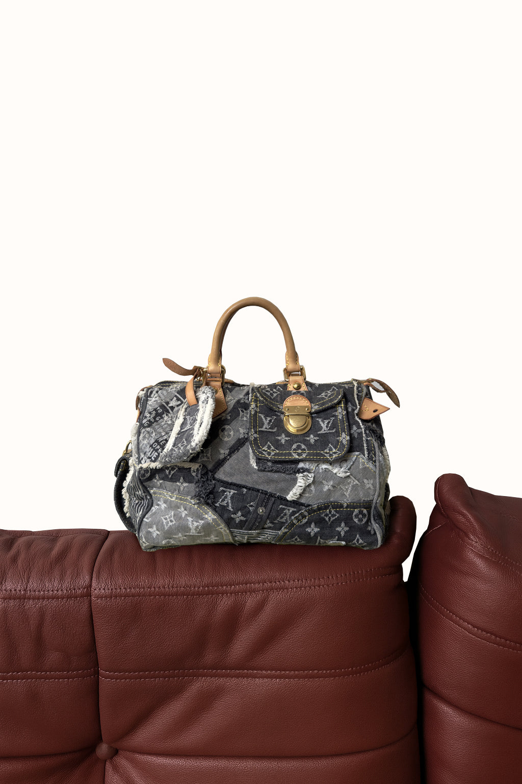 LOUIS VUITTON、GUCCI、MONCLERなど 　ブランド　ハンガー Gucci and Louis Vuitton Have Stayed on Top for 20 Years — Here's