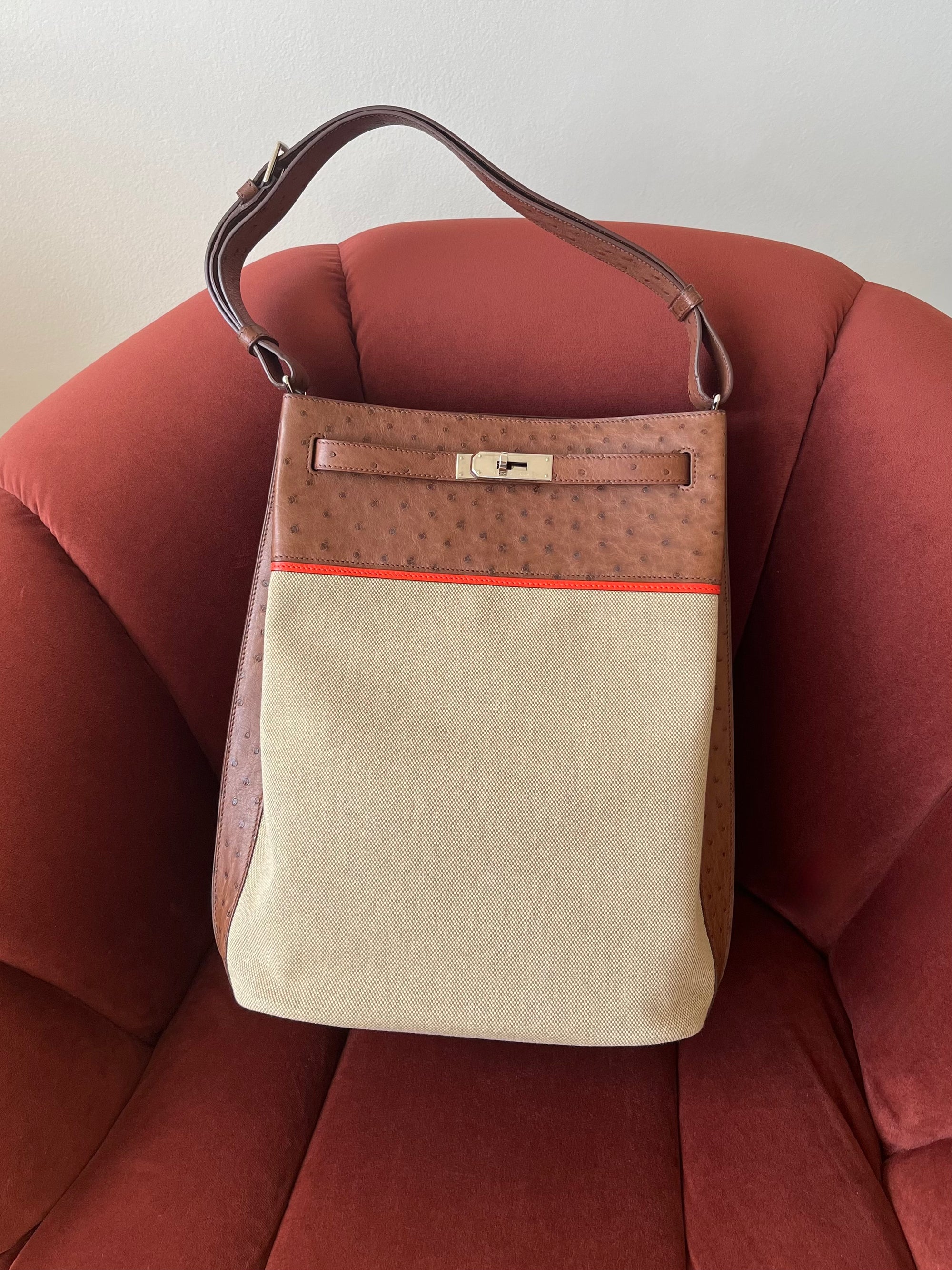Hermès Limited Edition So Kelly 26 In Étrusque Ostrich &amp; Toile (2012)