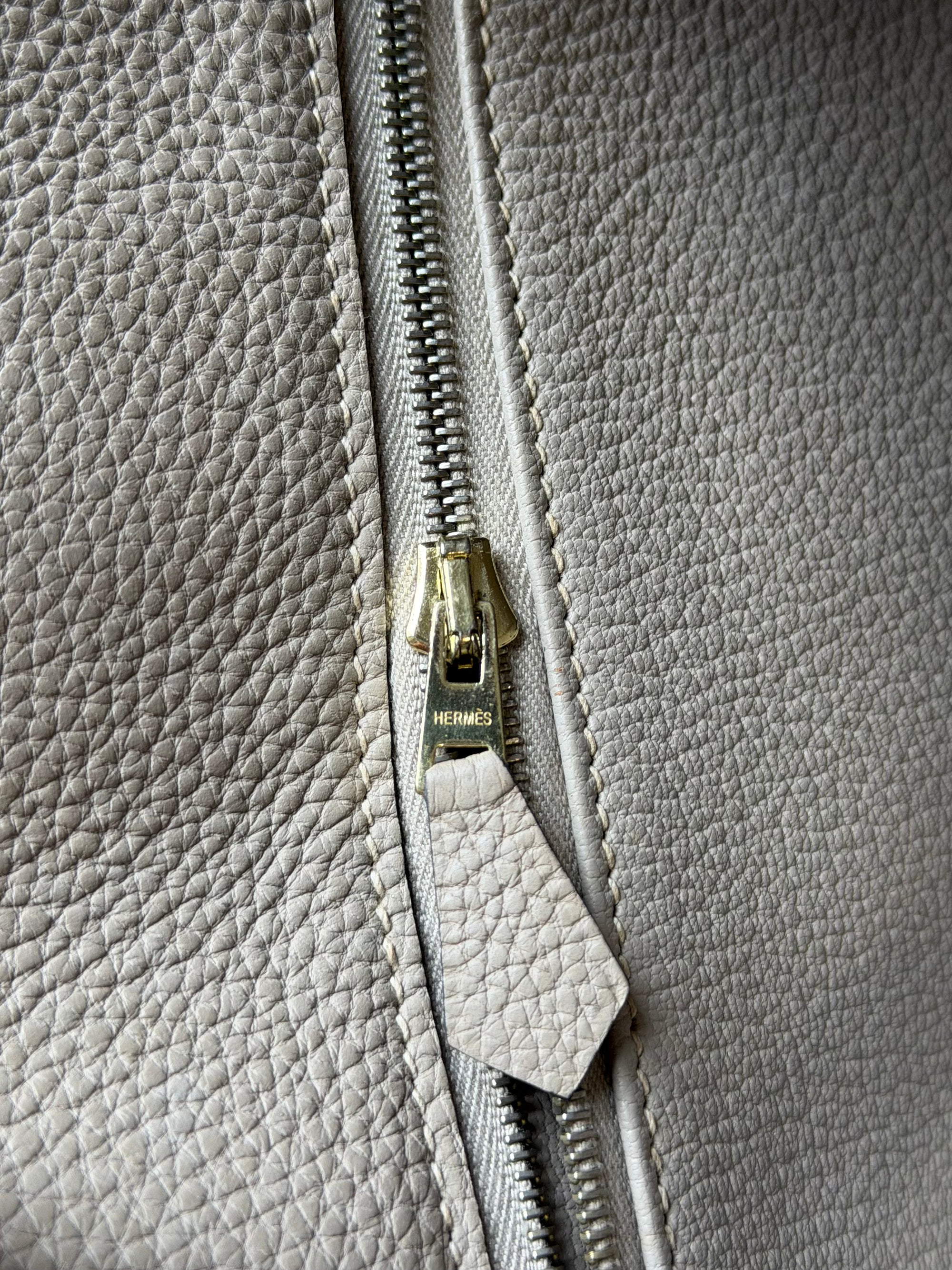 Hermès So Kelly 26 In Gris Tourterelle Togo (2008)