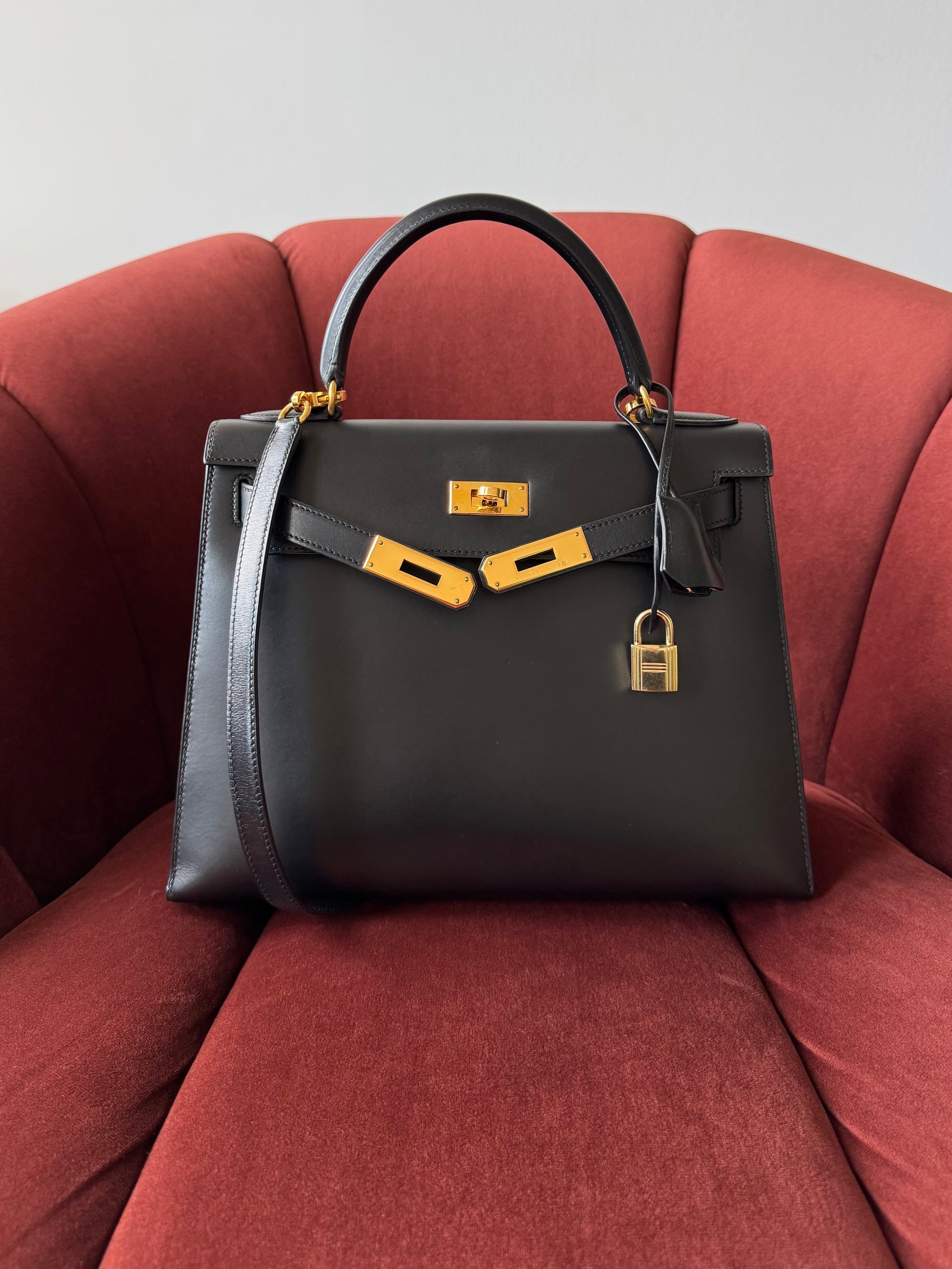 Hermès Kelly 28 Sellier In Black Box Calf (1996)