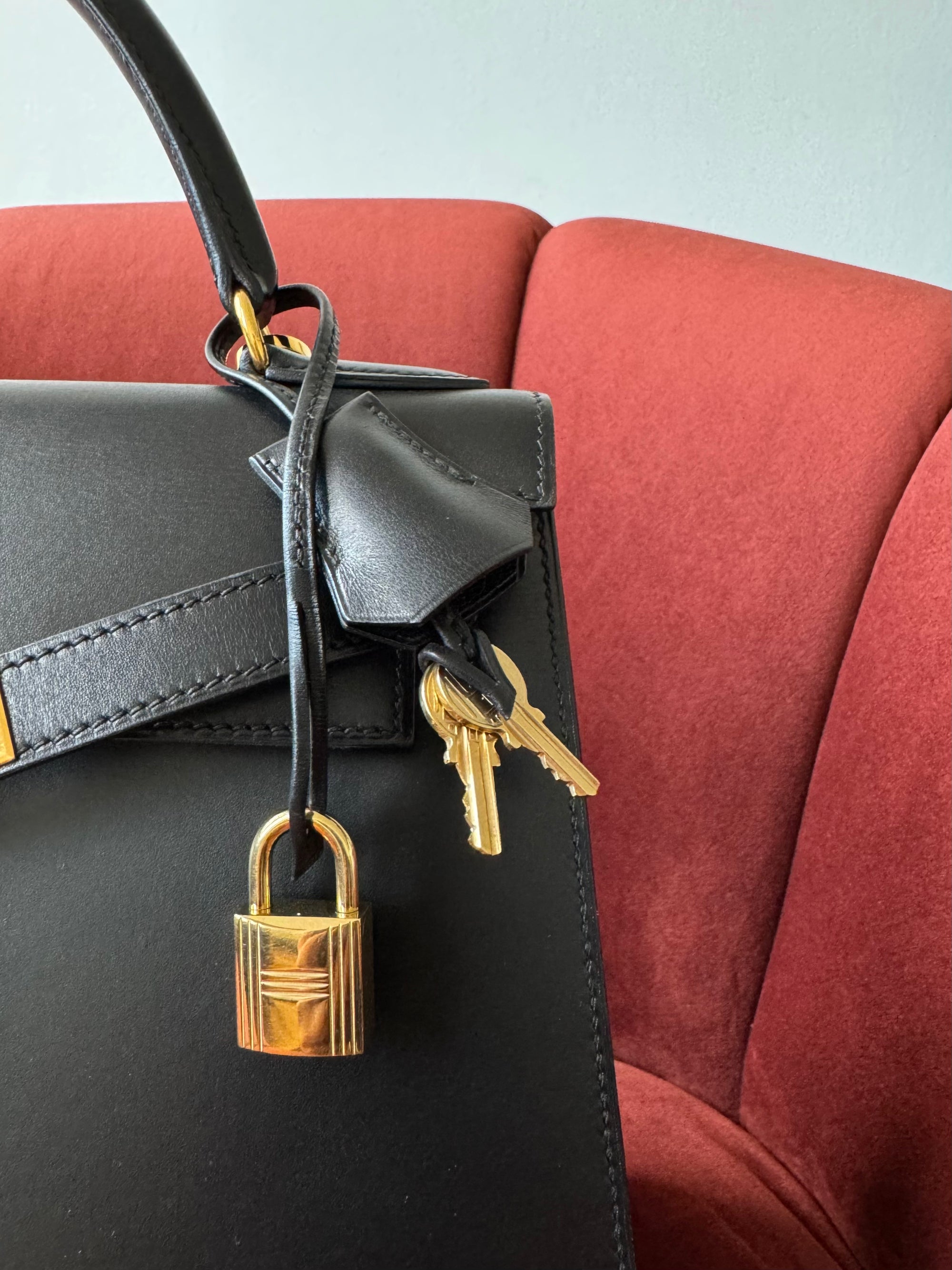 Hermès Kelly 28 Sellier In Black Box Calf (1996)