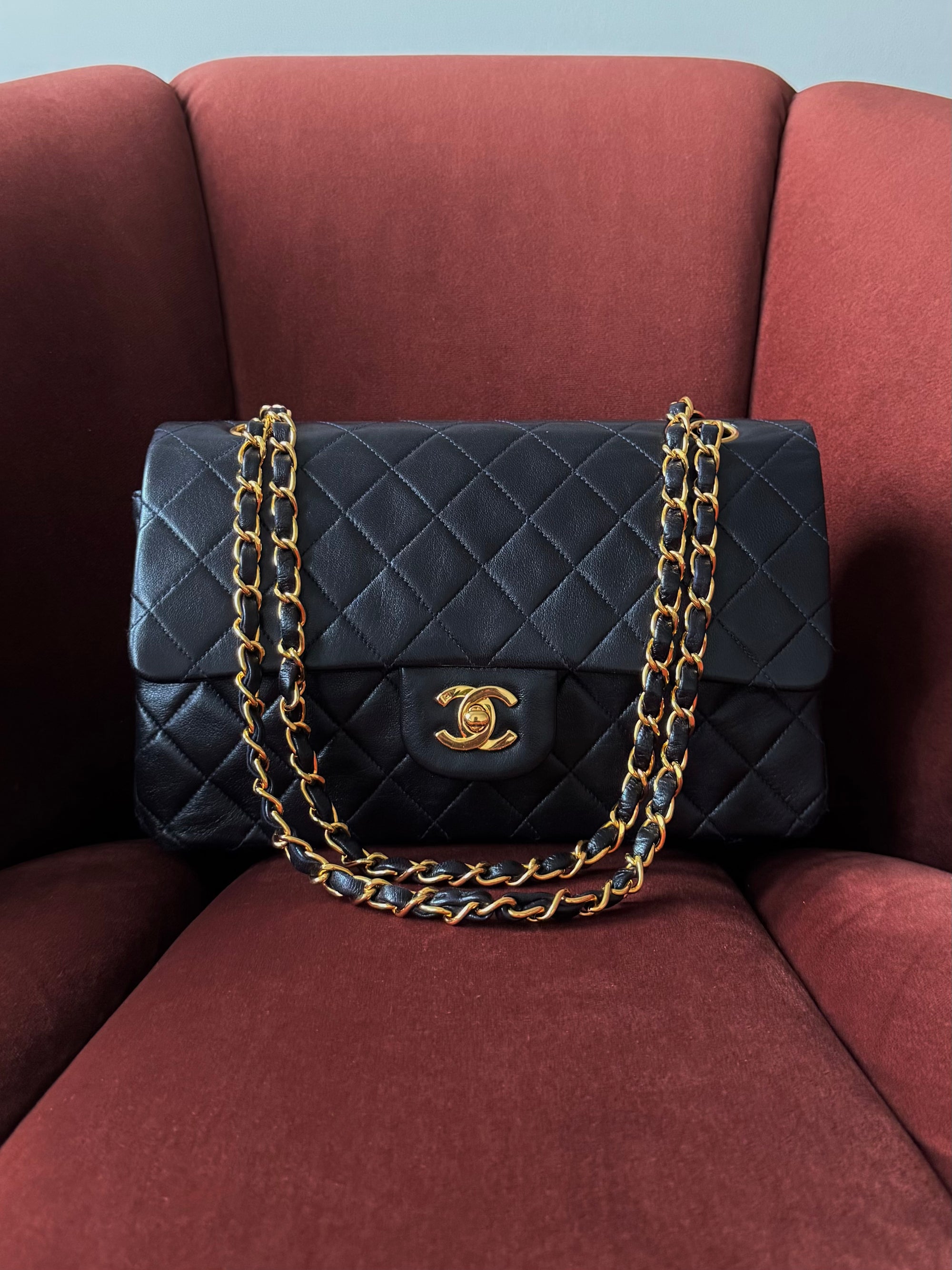 Chanel Vintage Medium Classic Double Flap In Navy Lambskin (1994-1996)
