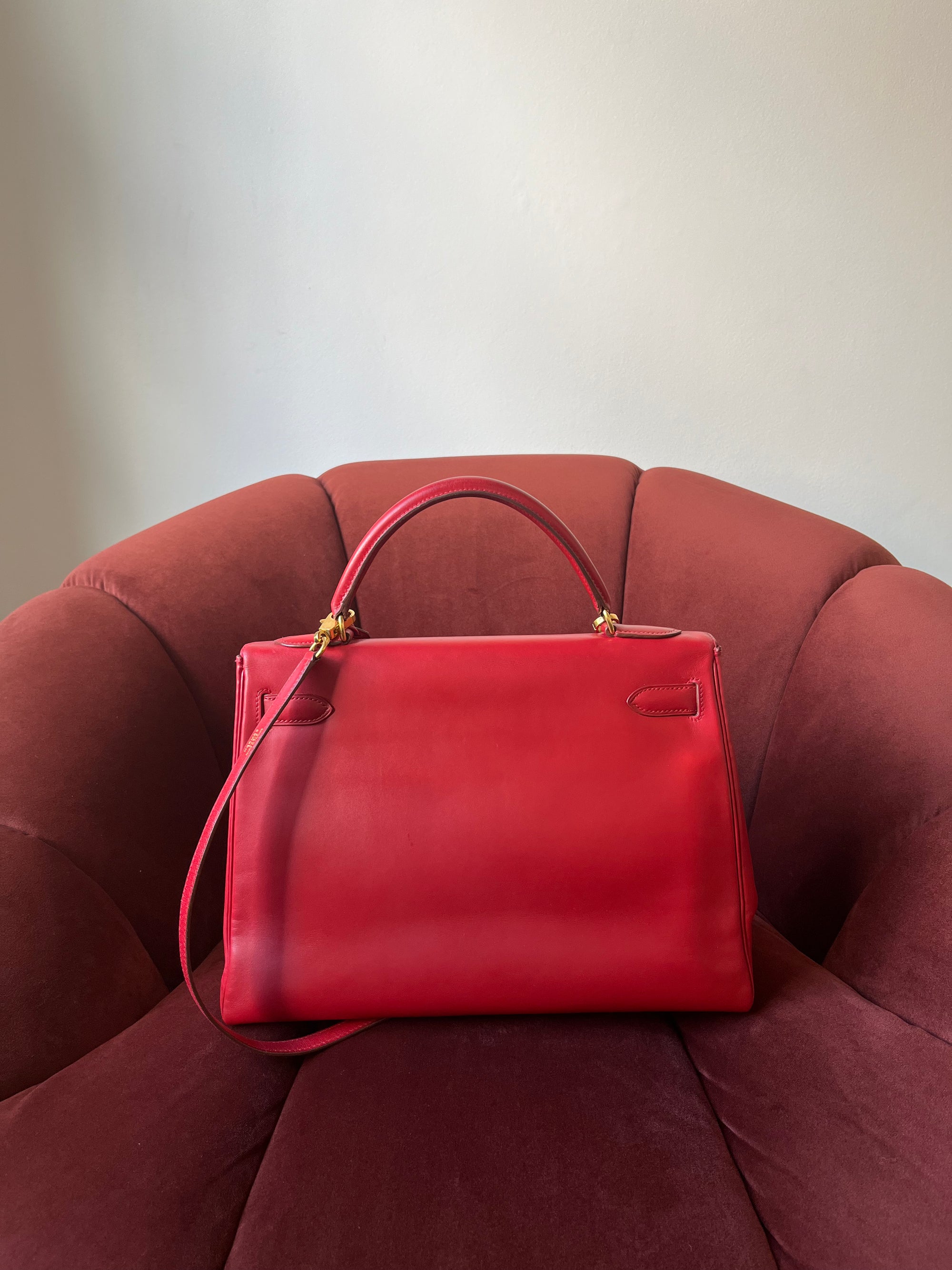 Hermès Kelly 32 in Rouge Vif Box Calf (1994)