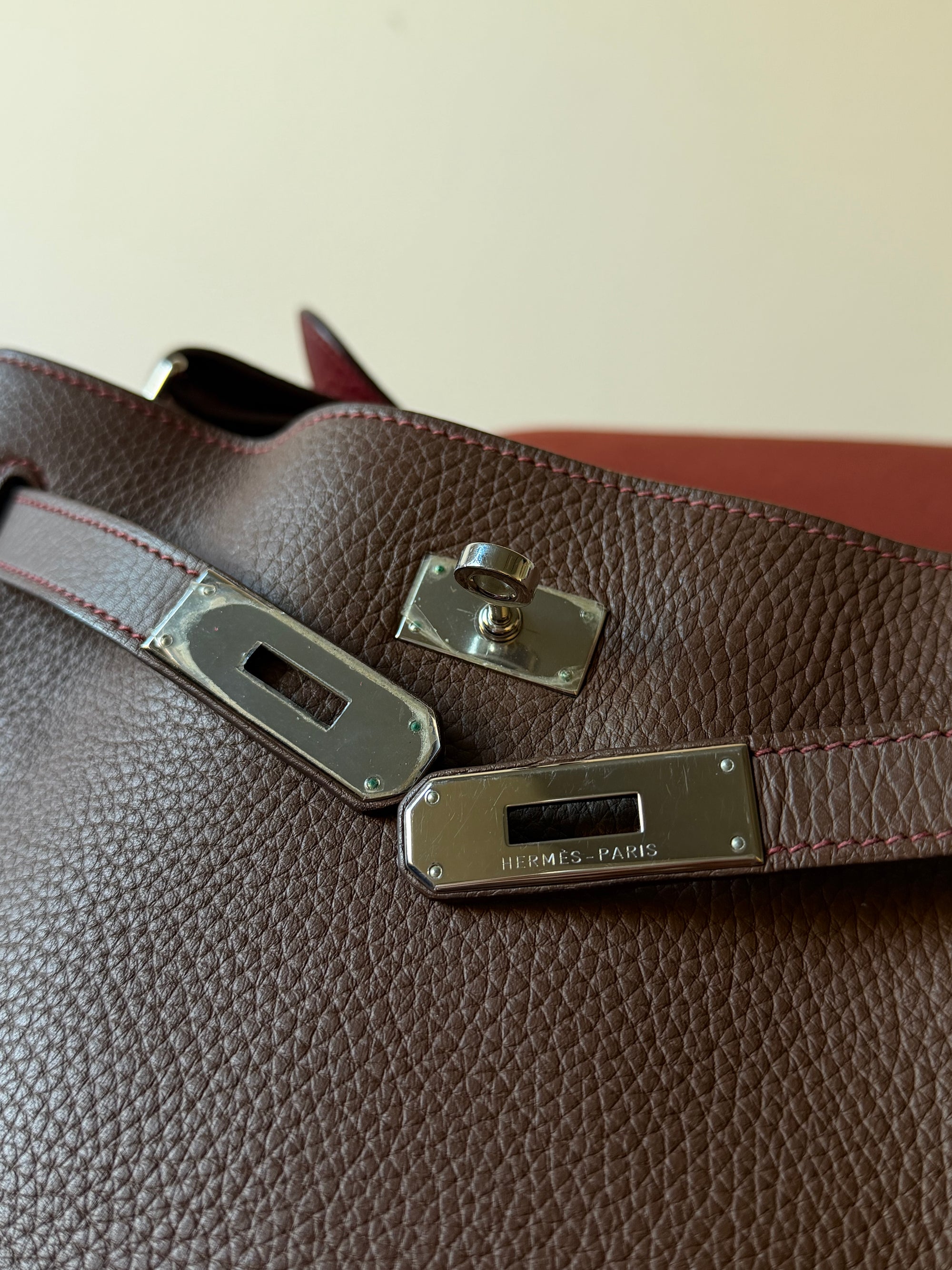 Hermès So Kelly 26 Verso In Alezan / Rouge H Togo (2011)