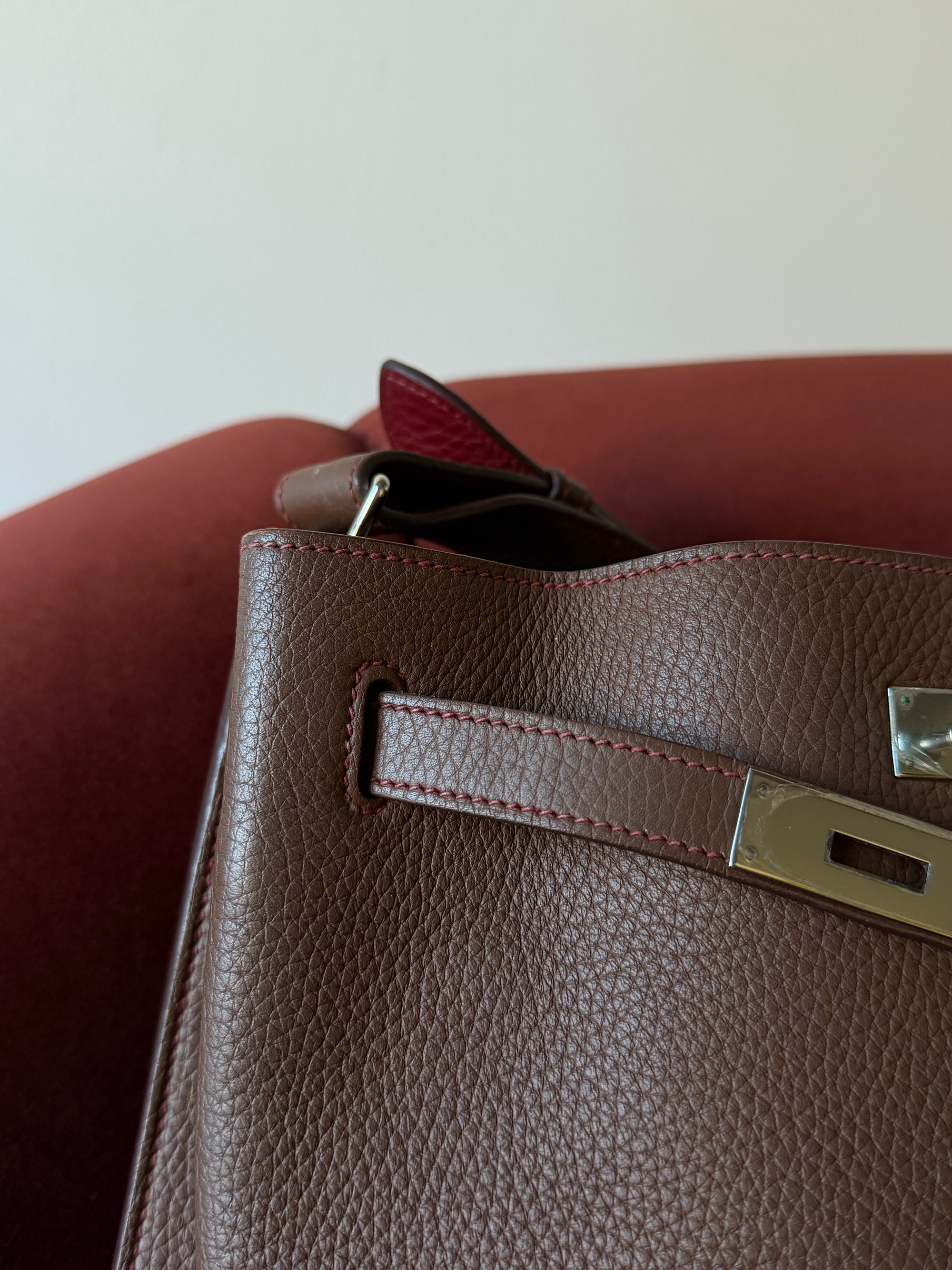 Hermès So Kelly 26 Verso In Alezan / Rouge H Togo (2011)