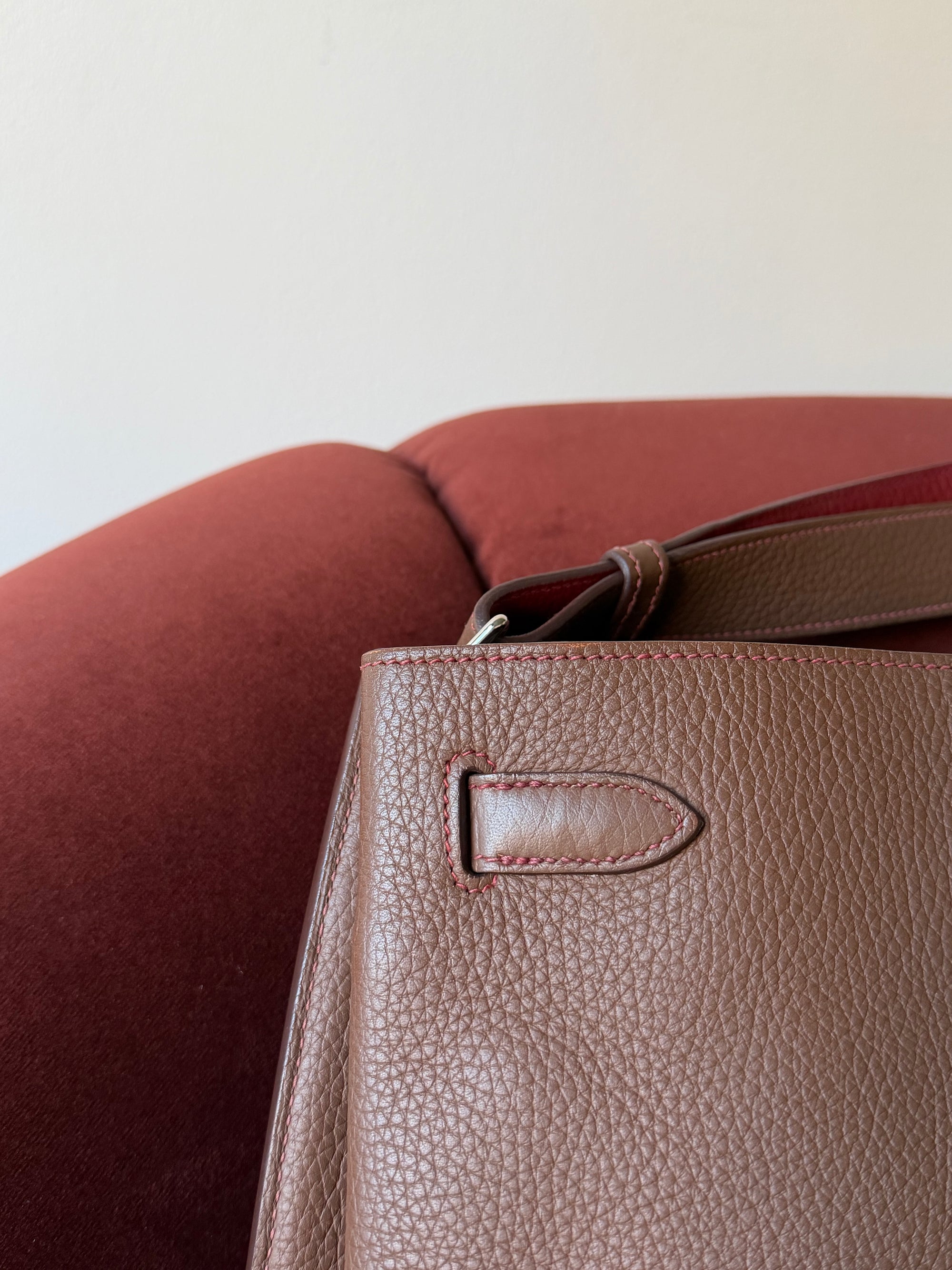 Hermès So Kelly 26 Verso In Alezan / Rouge H Togo (2011)
