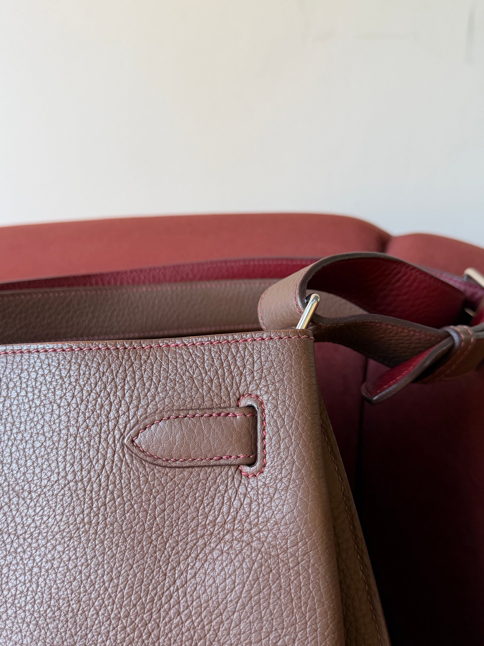 Hermès So Kelly 26 Verso In Alezan / Rouge H Togo (2011)