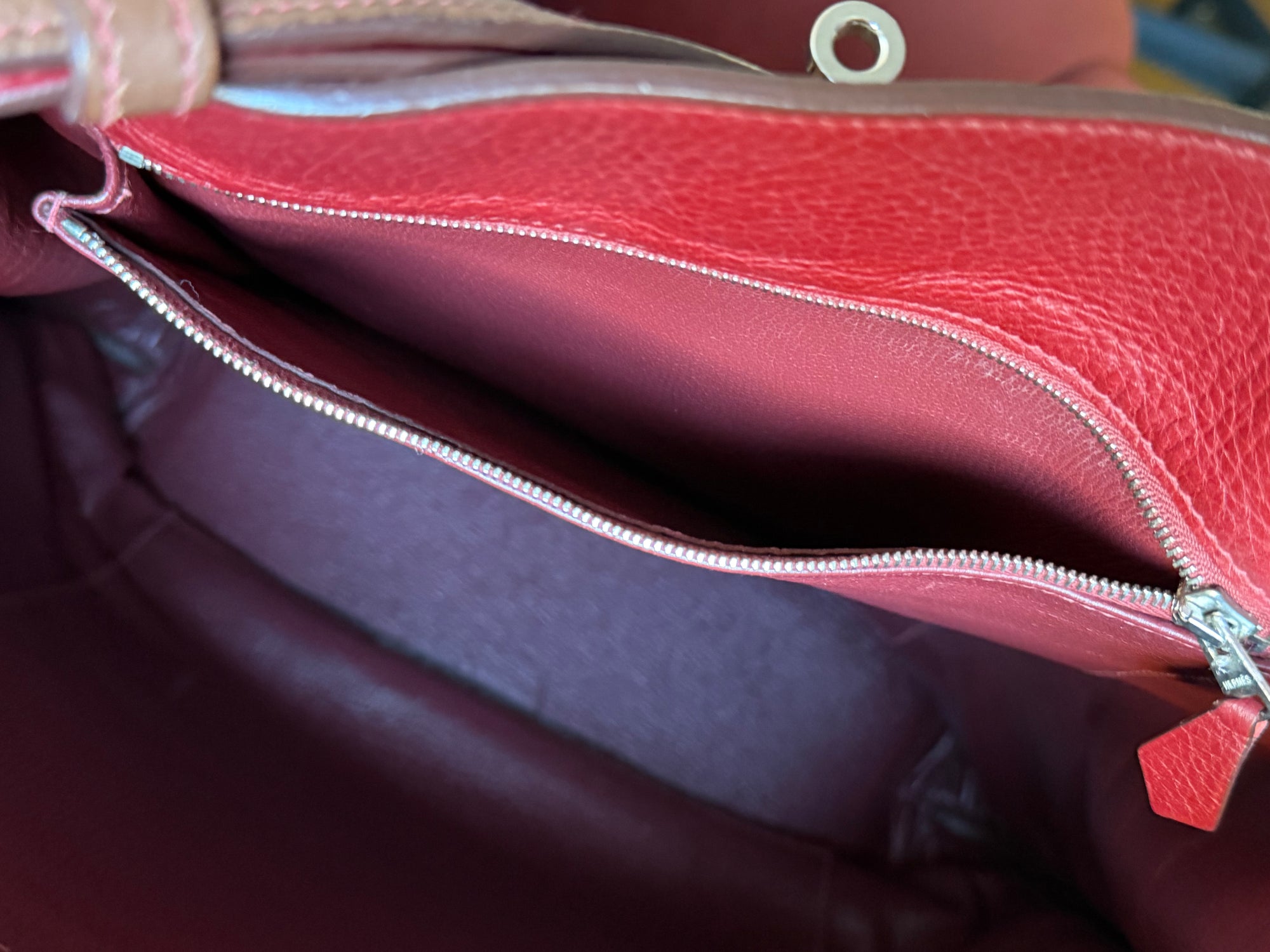 Hermès So Kelly 26 Verso In Alezan / Rouge H Togo (2011)