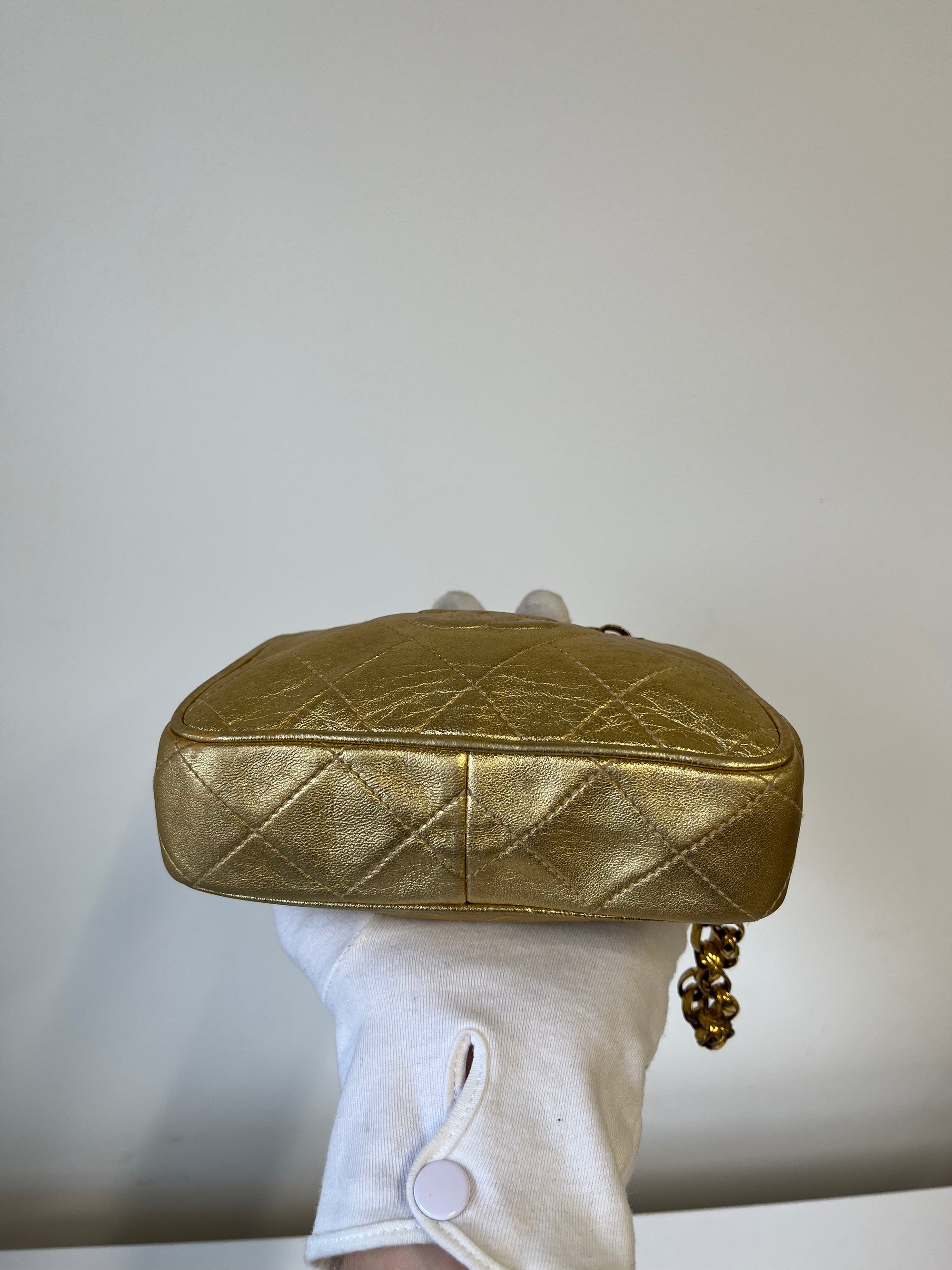 Chanel Vintage CC Metallic Gold Kiss Lock With Bijoux Chain (1989-1991)