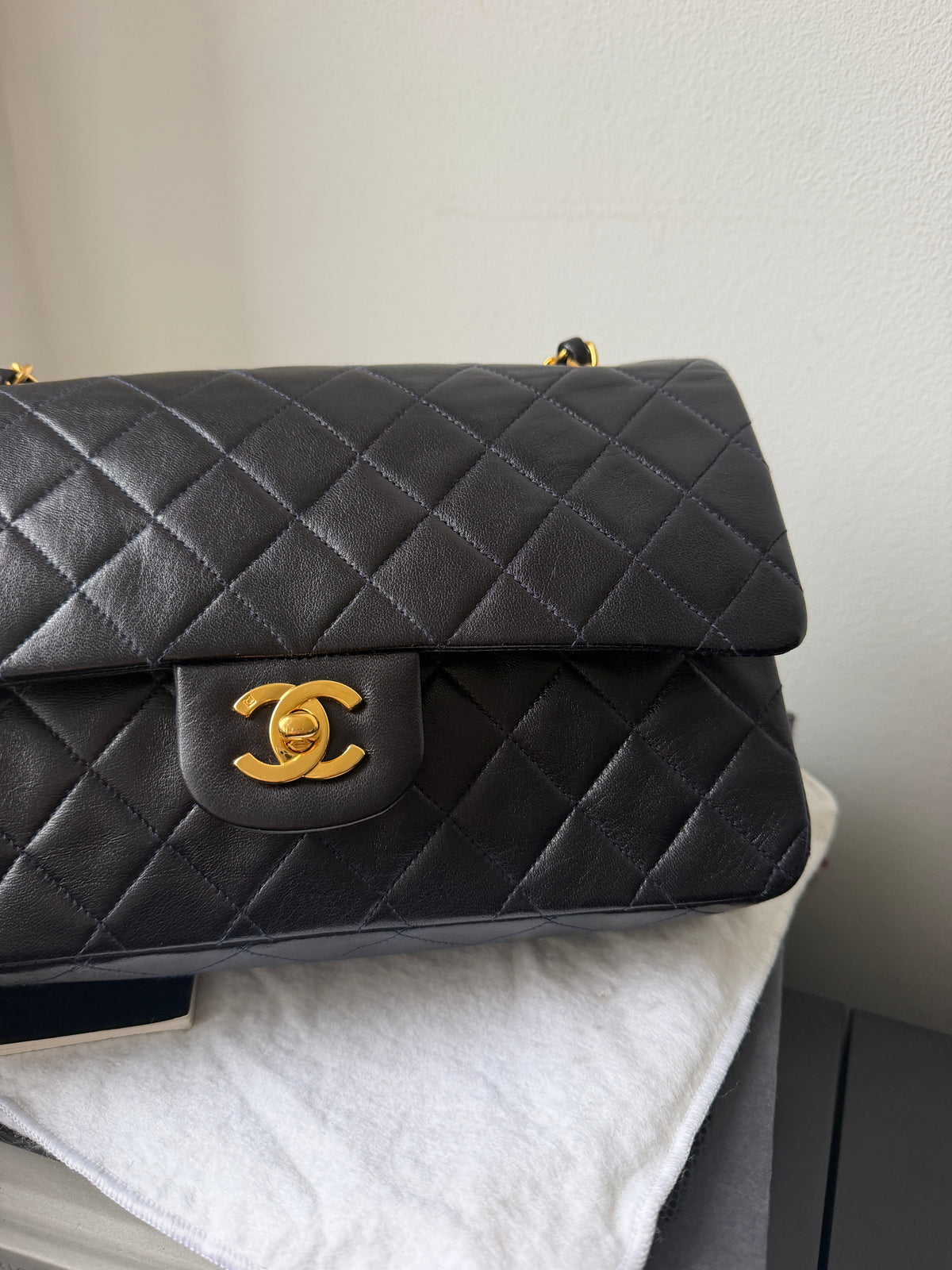 Chanel Vintage Medium Classic Double Flap In Navy Lambskin (1994-1996)
