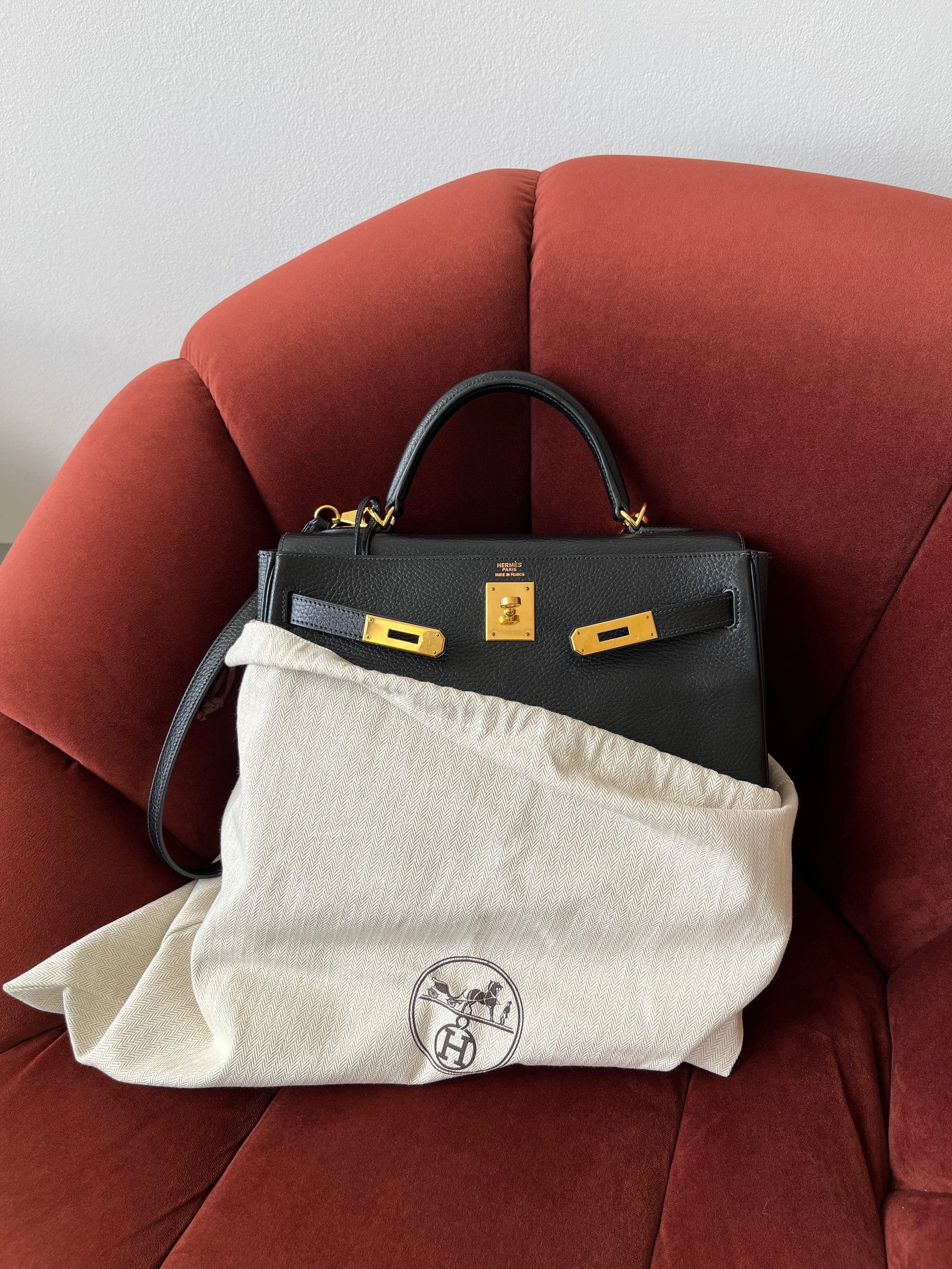 Hermès Kelly 32 In Black Ardennes (2001)