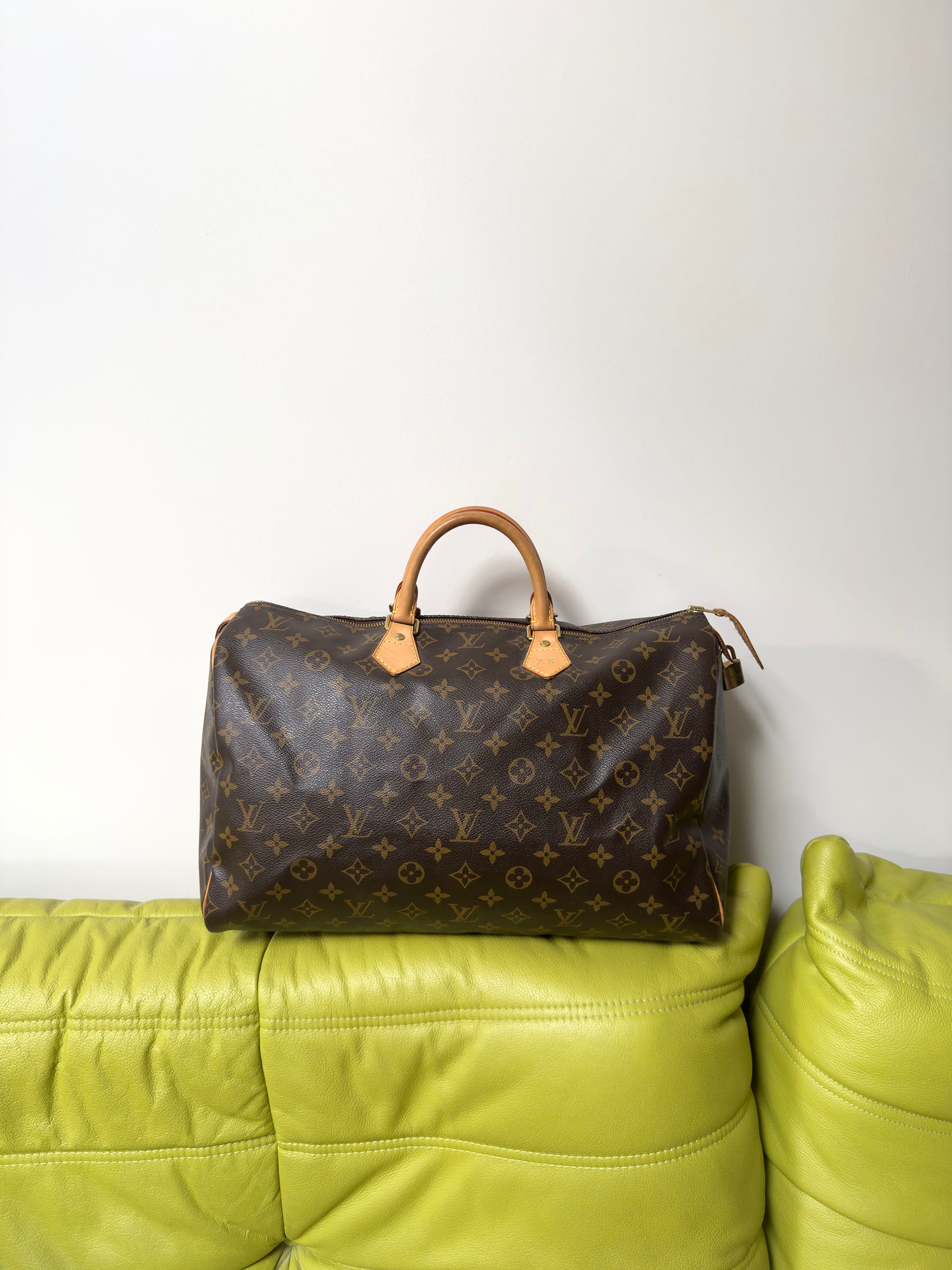 Ena          ルイヴィトンLouis Vuitton カードケース アンヴェロップ・カルト ドゥ ヴィジット